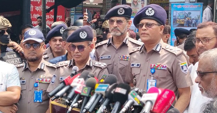 ঈদযাত্রায় কোনো ধরনের অন্যায়ের সঙ্গে আপস নয়: আইজিপি