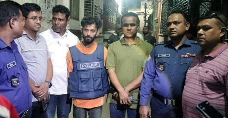 নারায়ণগঞ্জে ছিনতাই হওয়া পুলিশের পিস্তল উদ্ধার, গ্রেপ্তার তিন