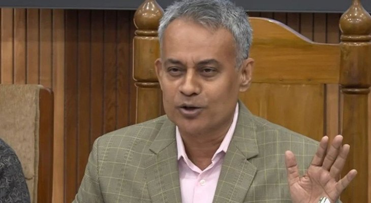 ঈদযাত্রায় ভাড়া বেশি নেওয়ার নজির নেই, কোথাও কোথাও কম নেওয়া হচ্ছে: সড়কমন্ত্রী