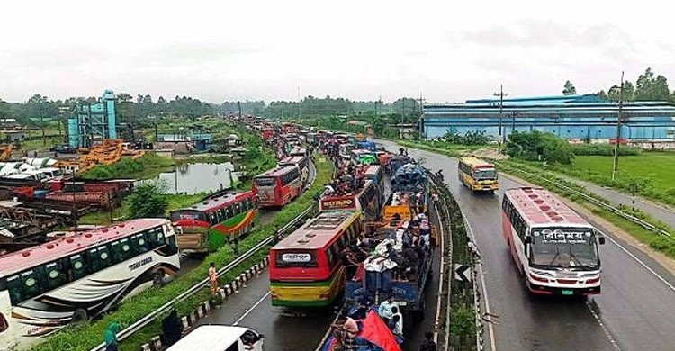 টাঙ্গাইলে ২০ কিলোমিটারজুড়ে যানজট, ভোগান্তিতে যাত্রীরা
