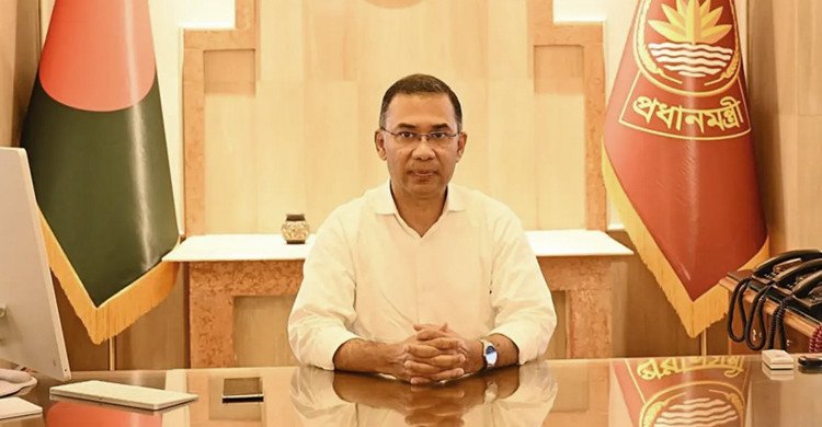 ছুটির দিনেও কার্যালয়ে ব্যস্ত সময় পার করলেন প্রধানমন্ত্রী তারেক রহমান