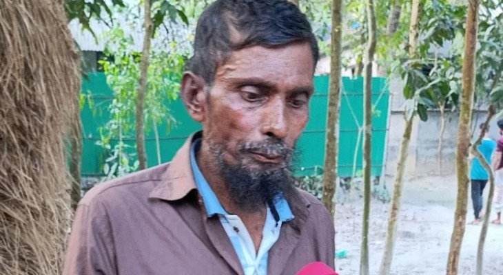 ছেলের বিরুদ্ধে নির্যাতনের অভিযোগ তুলে আইনের আশ্রয়ে বাবা