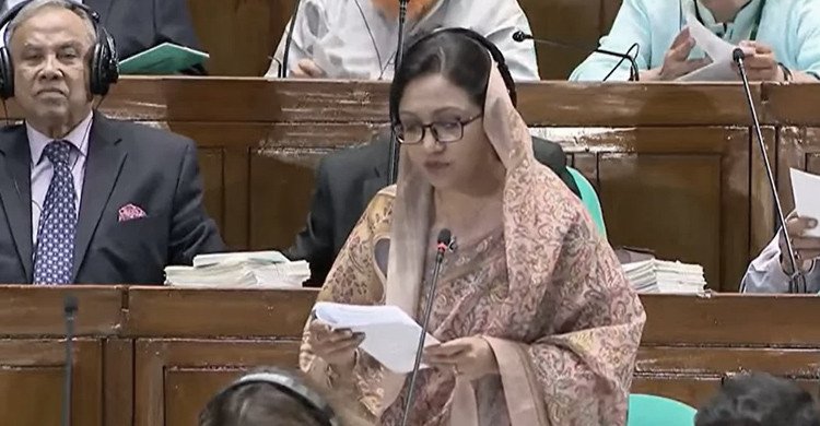 ‘মাননীয় স্পিকার’ পরিবর্তে ‘মাই লর্ড’ বললেন প্রতিমন্ত্রী শারমিন পুতুল