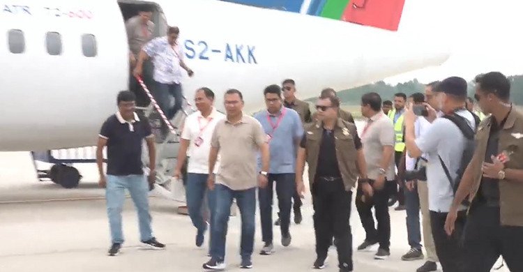 যশোর পৌঁছেছেন প্রধানমন্ত্রী তারেক রহমান