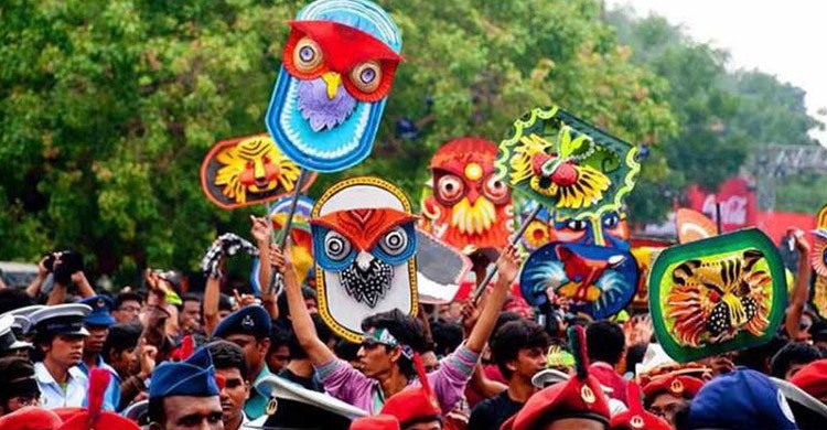 নতুন বছর ১৪৩৩: উৎসবমুখর পরিবেশে পহেলা বৈশাখ উদযাপন