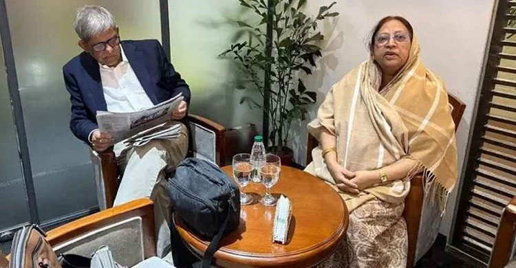 চিকিৎসার জন্য সিঙ্গাপুর গেলেন মির্জা ফখরুল