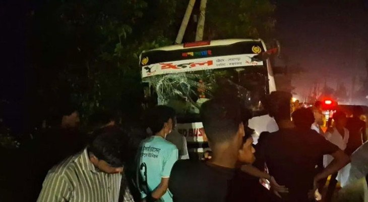 চট্টগ্রামে বাস-লেগুনা সংঘর্ষে নিহত ৩, আহত ১০