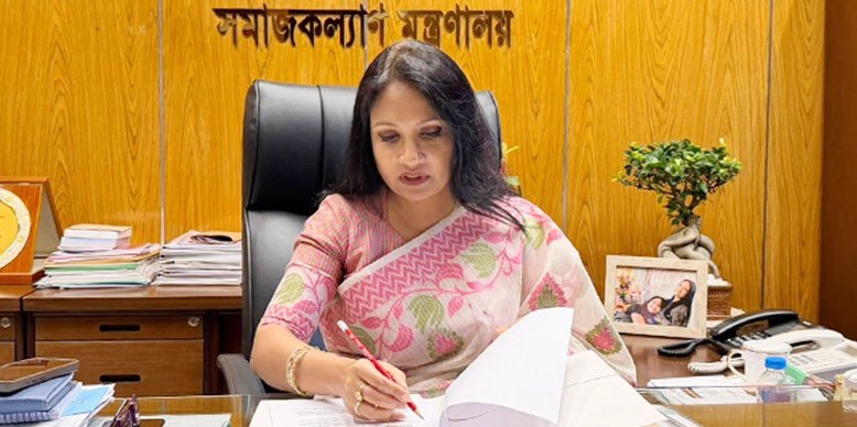 আসছে ‘ফ্যামিলি ট্রি’ নেটওয়ার্কিং সিস্টেম, এক কার্ডেই মিলবে সকল সুবিধা