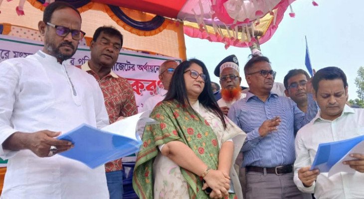 দেশীয় প্রজাতির মাছ টিকিয়ে রাখতে হলে উৎপাদন বাড়াতে হবে: প্রতিমন্ত্রী টুকু 