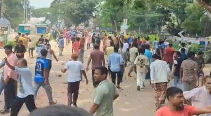 হজে গিয়ে হারানো লাগেজ নিয়ে ব্রাহ্মণবাড়িয়ায় ২ গ্রামবাসীর সংঘর্ষ