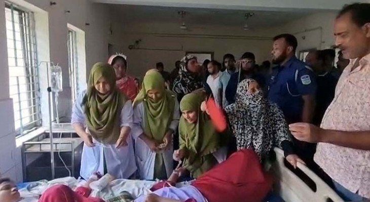 টাঙ্গাইলে স্কুলের টিউবওয়েলের পানি পান করে ৩২ শিক্ষার্থী অসুস্থ 