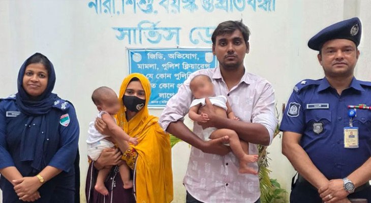 যমজ কন্যা জন্মের পর তালাক দিয়ে ফের বিয়ে করে সন্তানসহ স্ত্রীকে ঘরে তুললেন স্বামী 