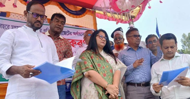 দেশীয় প্রজাতির মাছ টিকিয়ে রাখতে হলে উৎপাদন বাড়াতে হবে: প্রতিমন্ত্রী টুকু 