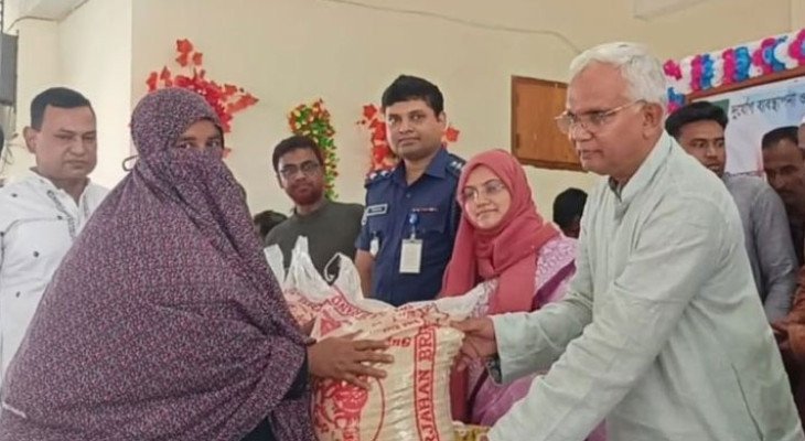 ‘ফ্যামিলি কার্ড আপনাকে খুঁজতে হবে না, কার্ডই পৌঁছে যাবে আপনার দোরগোড়ায়’