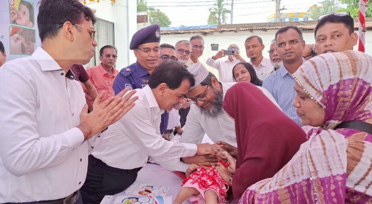 নওগাঁয় শিশুদের ভিটামিন ‘এ’ প্লাস ক্যাম্পেইন উদ্বোধন  