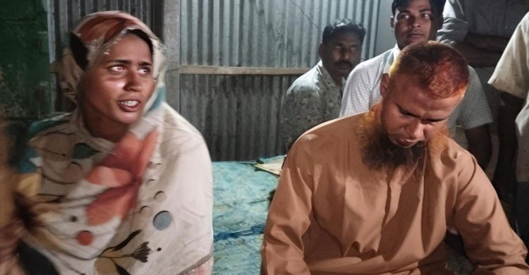 গভীর রাতে বিধবা নারীর ঘরে ইমাম, ১০ লাখ টাকা কাবিনে বিয়ে  