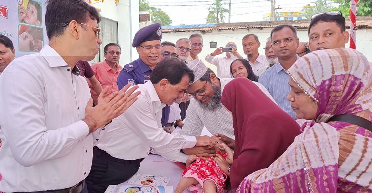 নওগাঁয় শিশুদের ভিটামিন ‘এ’ প্লাস ক্যাম্পেইন উদ্বোধন  