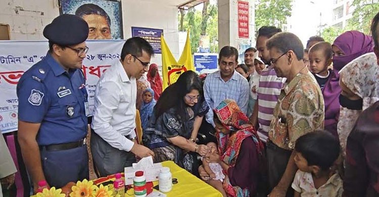 টাঙ্গাইলে শিশুদের ভিটামিন ‘এ’ প্লাস ক্যাম্পেইন উদ্বোধন করলেন জেলা প্রশাসক