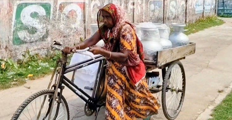 তিন দশকের সংগ্রামেও বঞ্চিত রেহানা, জোটেনি সরকারি সহায়তা 