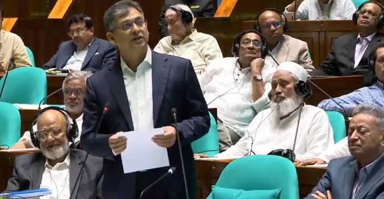 অন্তর্বর্তীকালীন সরকারের ১৮ মাসের দুর্নীতির তদন্ত চান স্বরাষ্ট্রমন্ত্রী 