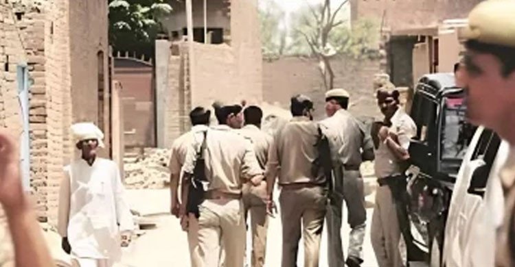 গরুর মাংস রান্না করায় ভারতে বাড়ি থেকে ৩ নারীকে গ্রেপ্তার   