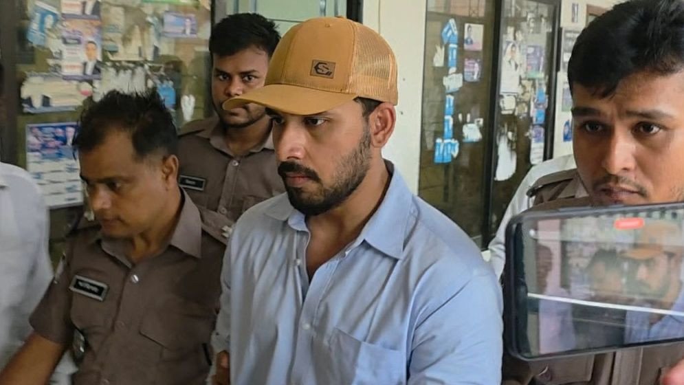 স্ত্রীকে আত্মহত্যা প্ররোচনার মামলায় অভিনেতা আলভী কারাগারে
