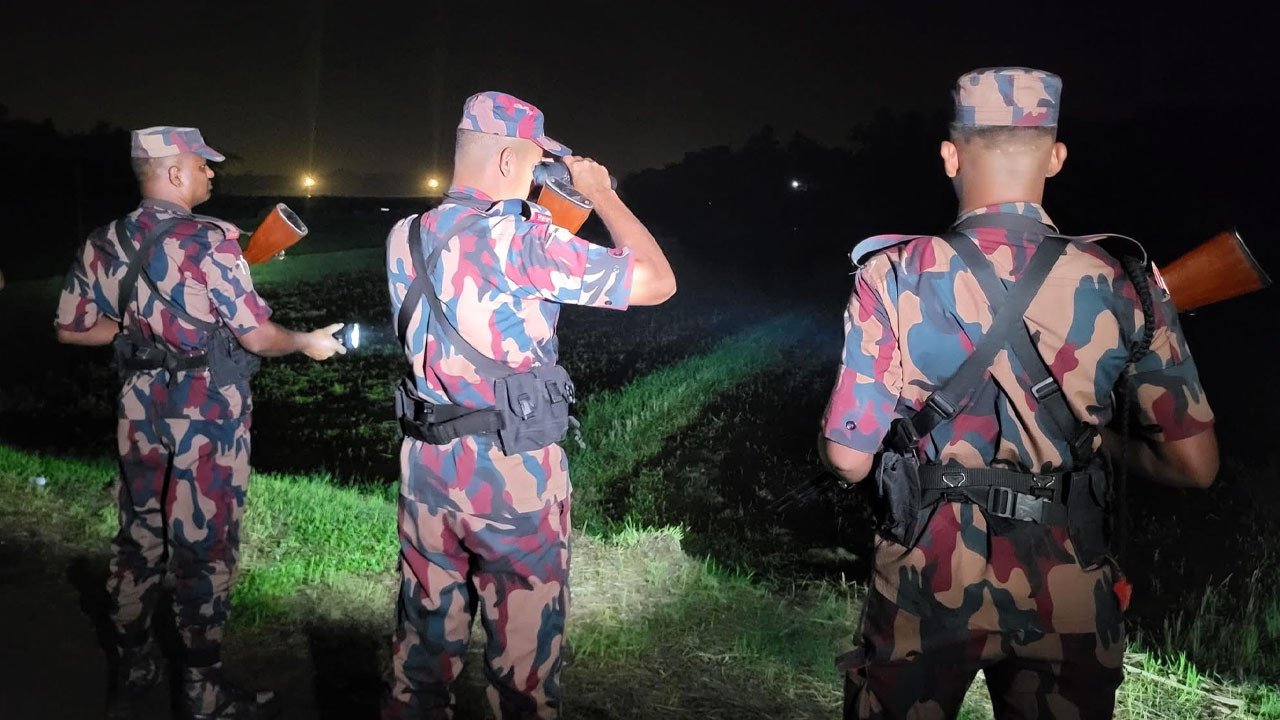 সীমান্তে বিজিবির গুলিতে ভারতীয় চোরাকারবারি আহত, পালিয়ে ভারতে আশ্রয়