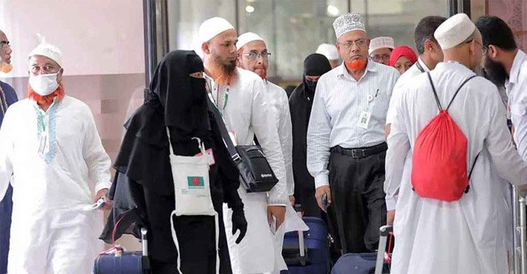 পবিত্র হজ পালন শেষে ফিরেছেন ৬৮২৯৭ বাংলাদেশি