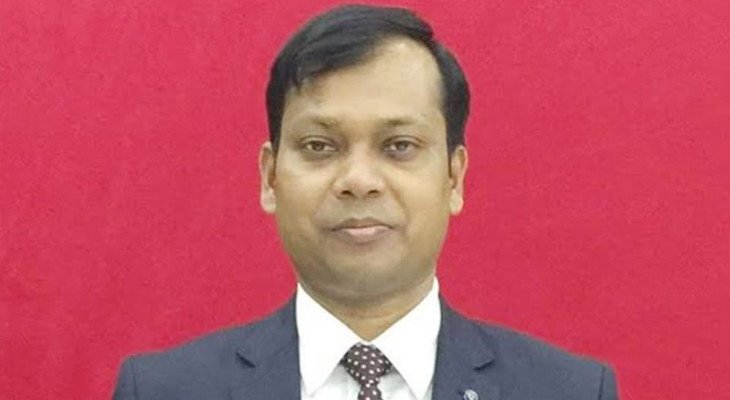 মাজারে মদ-গাঁজা বন্ধ ঘোষণার একদিন পরই ডিসি সরওয়ারকে বদলি