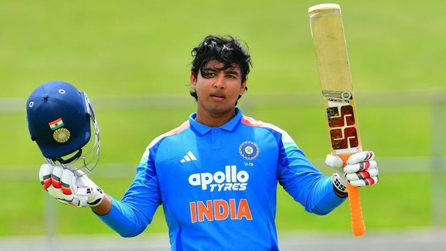 ১৫ বছর বয়সেই ভারতের জাতীয় দলে ডাক পেলেন বৈভব সূর্যবংশী