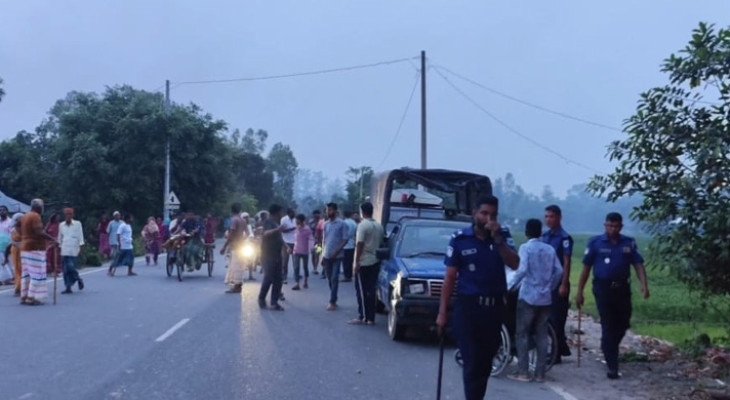 টাঙ্গাইলে দফায় দফায় দুই গ্রামের সংঘর্ষে নিহত ১, বাড়িঘরে অগ্নিসংযোগ