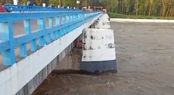 উজানের ঢলে তিস্তার পানি বিপৎসীমার ওপরে, উত্তরাঞ্চলে ভয়াবহ বন্যার শঙ্কা   
