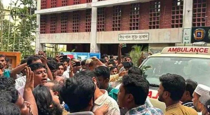 রাকসু কার্যালয়ে হামলার অভিযোগ ঘিরে রাবিতে দফায় দফায় সংঘর্ষ, আহত ২