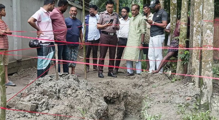 লক্ষ্মীপুরে কলেজের পাশে মিলল ৩ মর্টারশেল
