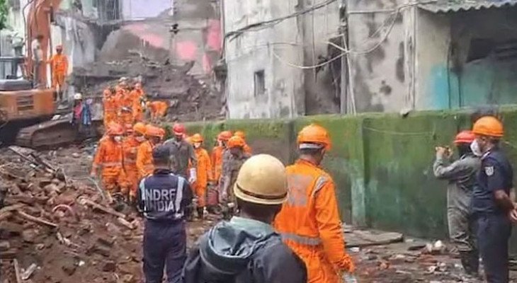 ভারতে চারতলা ভবন ধসে নিহত ৫
