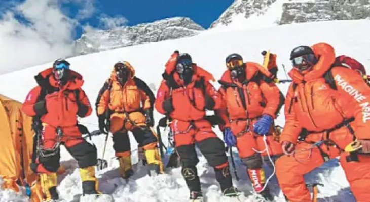 ব্রড পিকে তুষারধস, নির্মল পুরজাসহ ১০ পর্বতারোহী নিখোঁজ