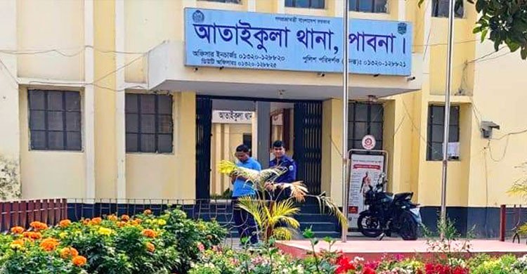 পুকুরে মাছ ধরতে নেমে পাবনায় বিদ্যুতায়িত হয়ে প্রাণ গেল স্বামী-স্ত্রীর  