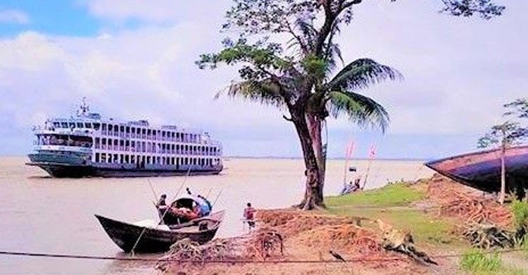 মনপুরার সঙ্গে যোগাযোগ বিচ্ছিন্ন, দুর্ভোগে ১৫ হাজার পানিবন্দি বাসিন্দা