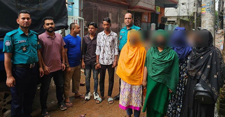 ‎‎গাজীপুরে আবাসিক হোটেল থেকে চার নারীসহ গ্রেফতার ৮  