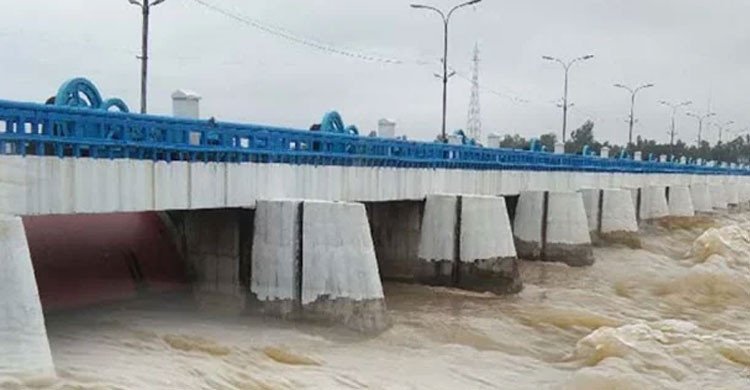 টানা ভারী বৃষ্টি ও উজানের ঢলে তিস্তার পানি বিপৎসীমার ওপরে  