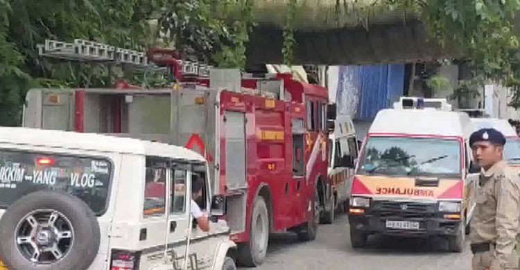 সিকিমে নির্মাণাধীন টানেলে ভূমিধসে নিহত ৮  