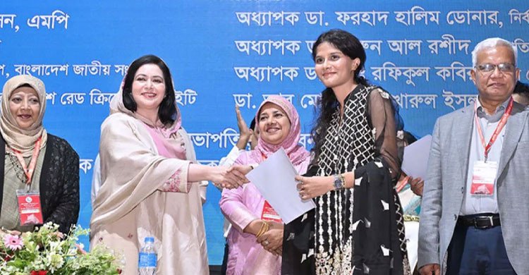 দেশসেবায় আত্মনিয়োগে মেডিকেল শিক্ষার্থীদের প্রতি আহ্বান ডা. জুবাইদার