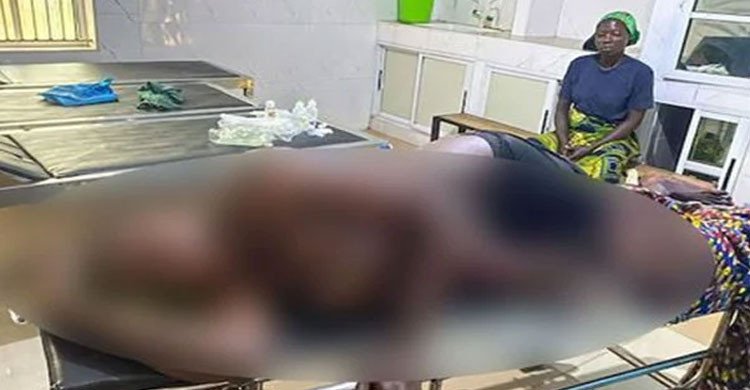 গ্রামে ঢুকে বাড়িতে বাড়িতে আগুনের পর হামলা, শিশুসহ নিহত ৩০
