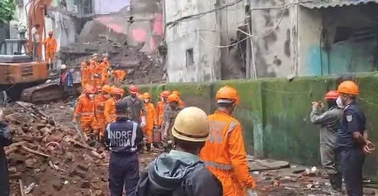 ভারতে চারতলা ভবন ধসে নিহত ৫