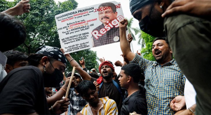 আন্দোলন প্রত্যাহারের ঘোষণা দিল ককরোচ জনতা পার্টি