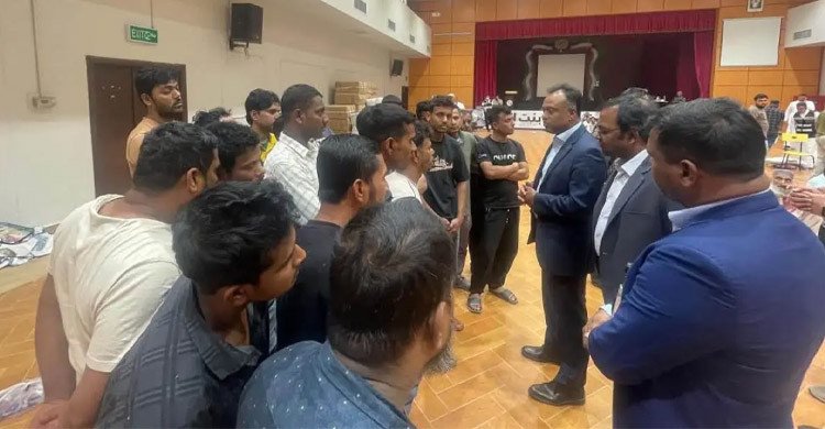 কুয়েতে ঝুঁকিপূর্ণ ভবন থেকে সরিয়ে নিরাপদ আশ্রয়ে বাংলাদেশিরা