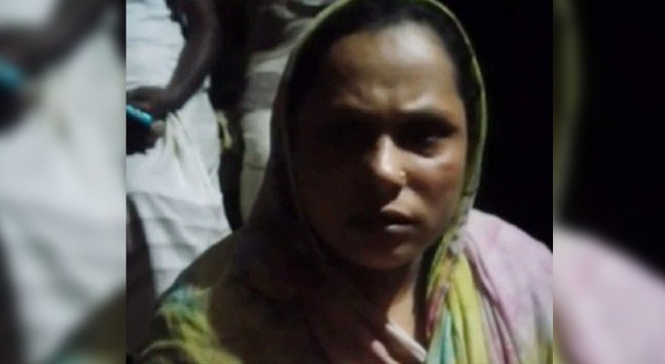 চলন্ত ফেরি থেকে মাঝ নদীতে ঝাঁপ দেওয়া সেই নারী জীবিত উদ্ধার