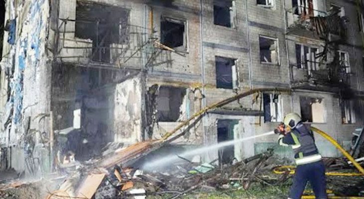 রাশিয়ার ব্যালিস্টিক ক্ষেপণাস্ত্র হামলায় কাঁপল কিয়েভ, নিহত ৯