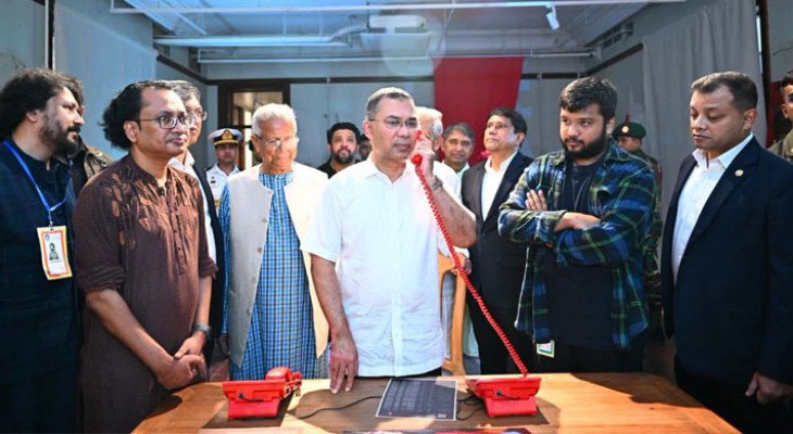 উদ্বোধনের পর জুলাই স্মৃতি জাদুঘরের বিভিন্ন গ্যালারি ও প্রদর্শনী ঘুরে দেখলেন প্রধানমন্ত্রী