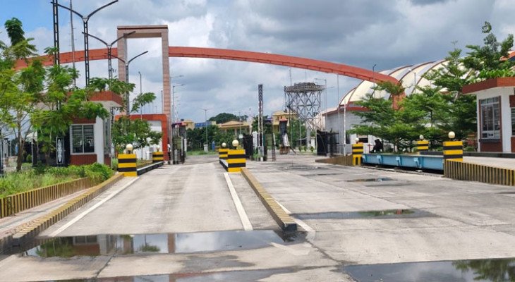 বেনাপোল বন্দরে আমদানি-রপ্তানি বন্ধ, আটকা শতাধিক পণ্যবাহী ট্রাক